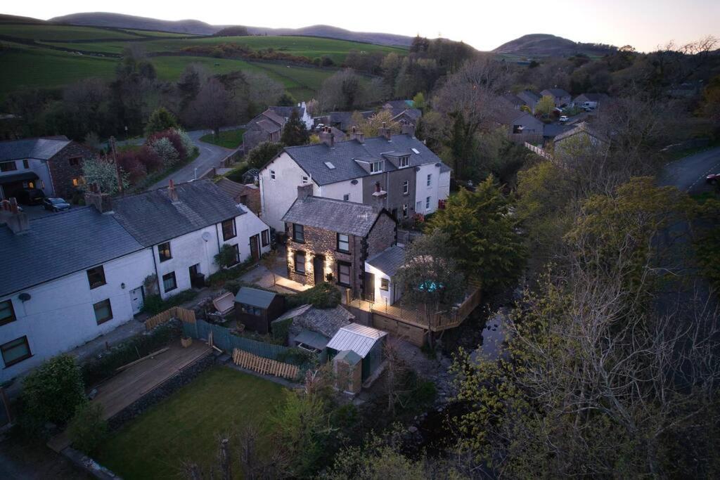 Luxurious Cottage With Hot Tub, Lake District Duddon Eksteriør bilde
