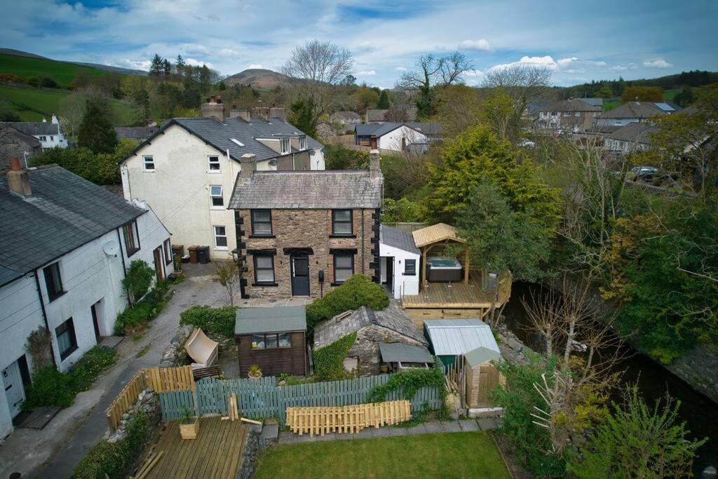 Luxurious Cottage With Hot Tub, Lake District Duddon Eksteriør bilde