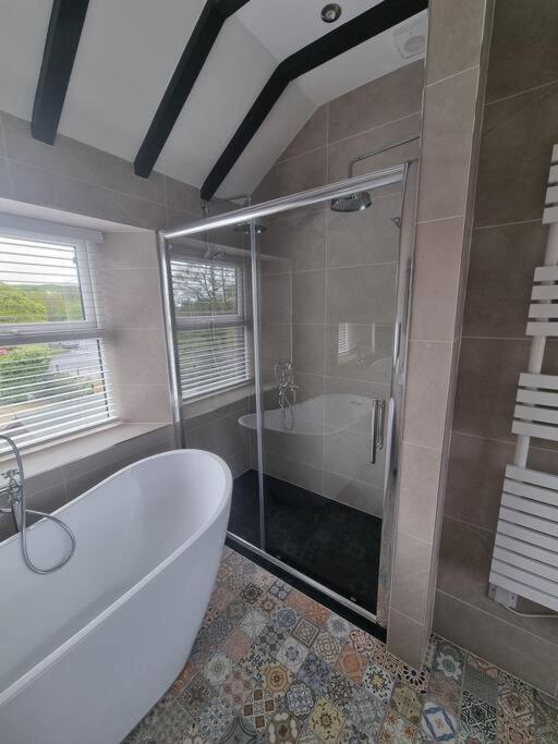 Luxurious Cottage With Hot Tub, Lake District Duddon Eksteriør bilde